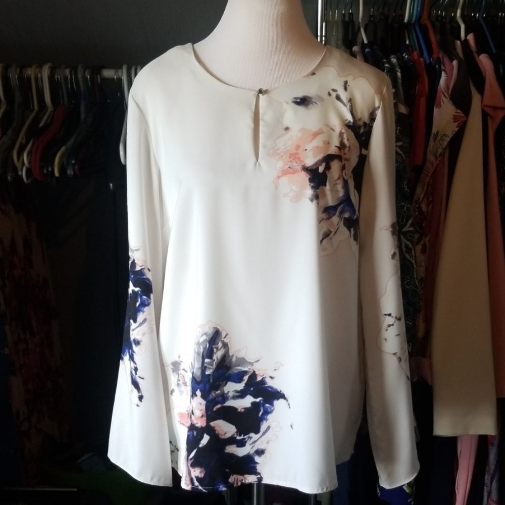 Vince Camuto Top